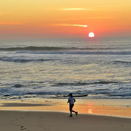 Pater West - Praia Da Areia Branca Praia da Lourinhã